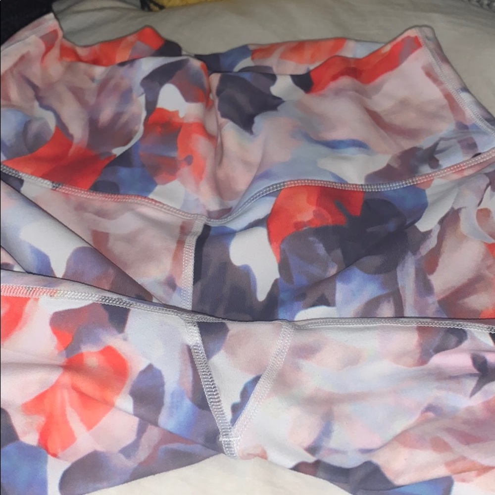 Fabletics Patterned Leggings - Picture 3 of 4